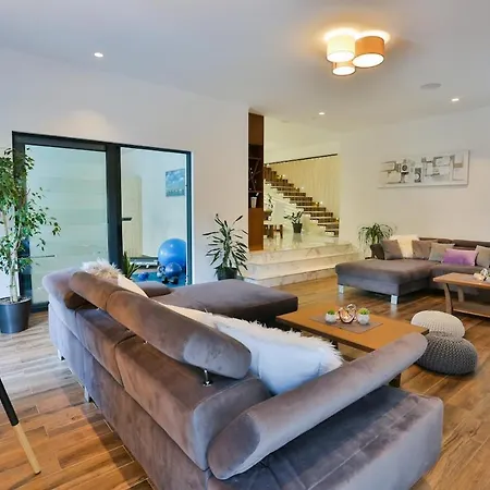 Villa Infinity- Luxury Near Split *