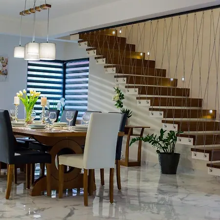 Infinity- Luxury Near Split Villa