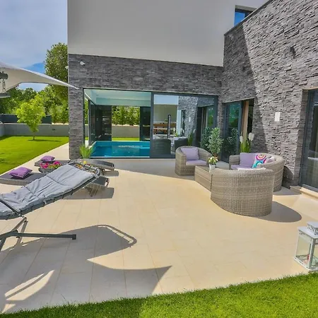 Infinity- Luxury Near Split * Dugopolje